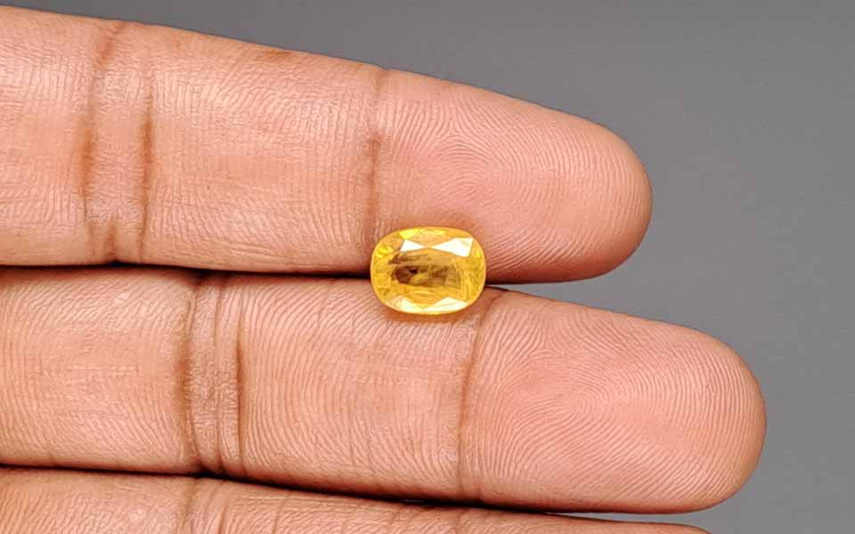 Yellow Sapphire - 3.55 Carat