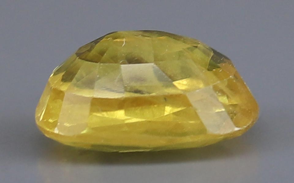 Yellow Sapphire - 3.55 Carat