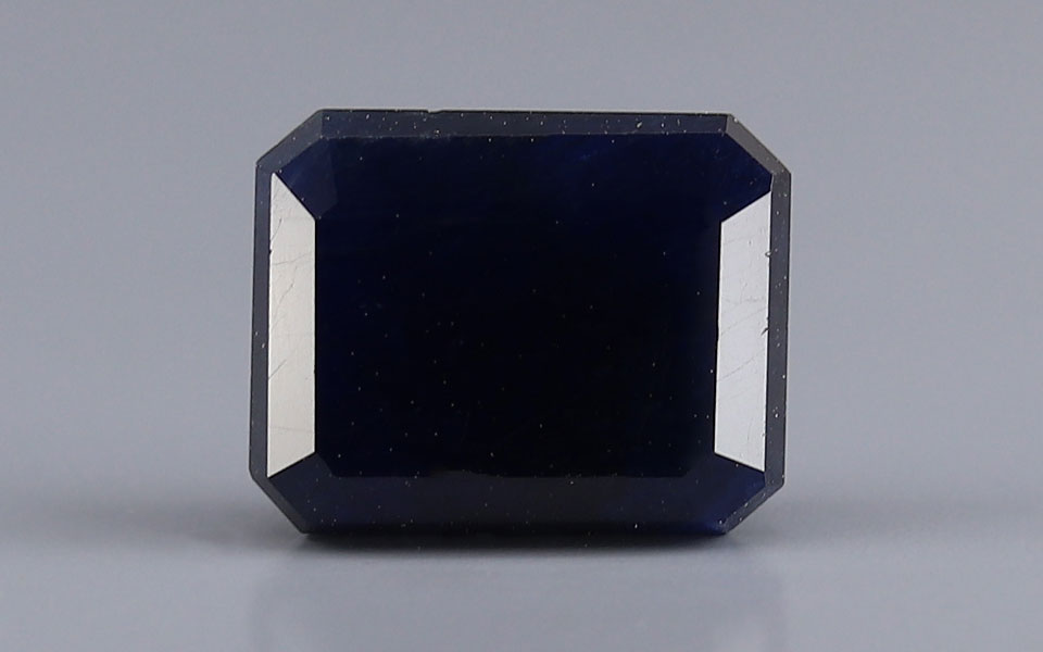 Blue Sapphire - 4.57 Carat