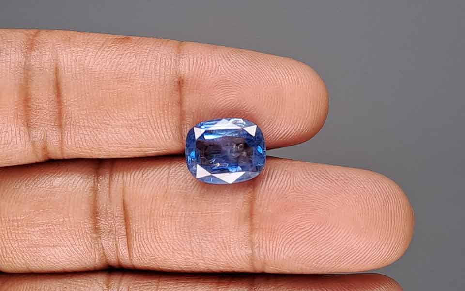 Blue Sapphire - 7.26 Carat
