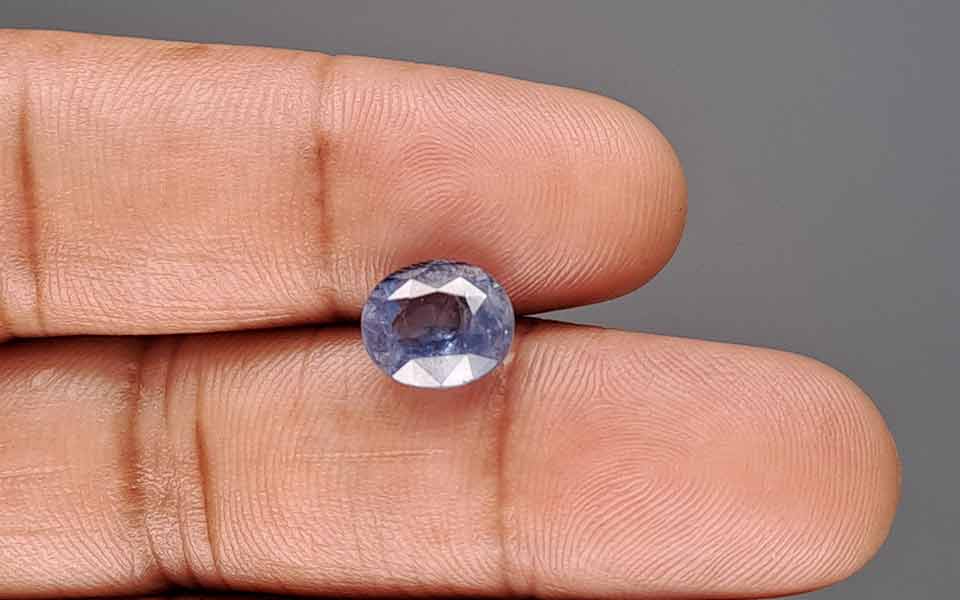 Blue Sapphire - 4.70 Carat