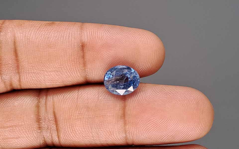 Blue Sapphire - 4.66 Carat