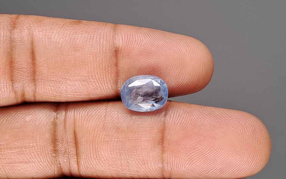 Blue Sapphire - 5.58 Carat