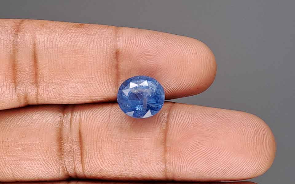 Blue Sapphire - 7.18 Carat