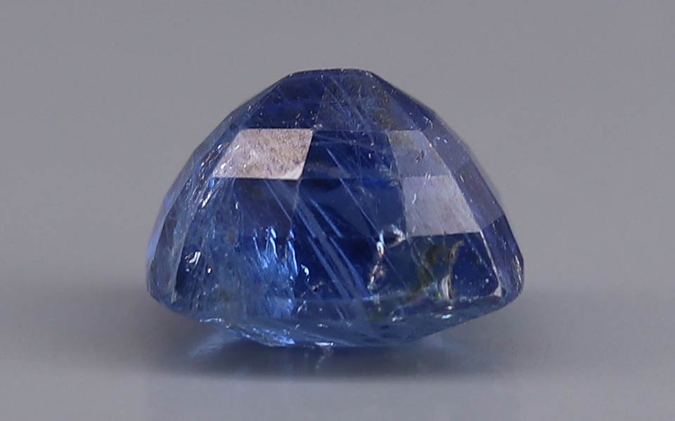 Blue Sapphire - 5.57 Carat
