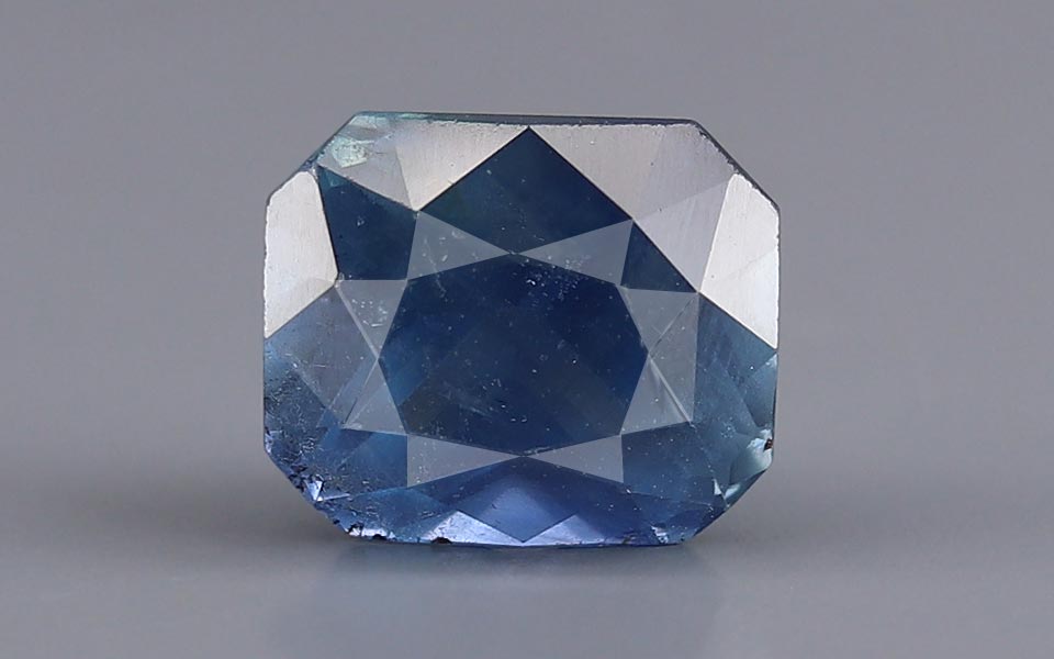Blue Sapphire - 4.40 Carat