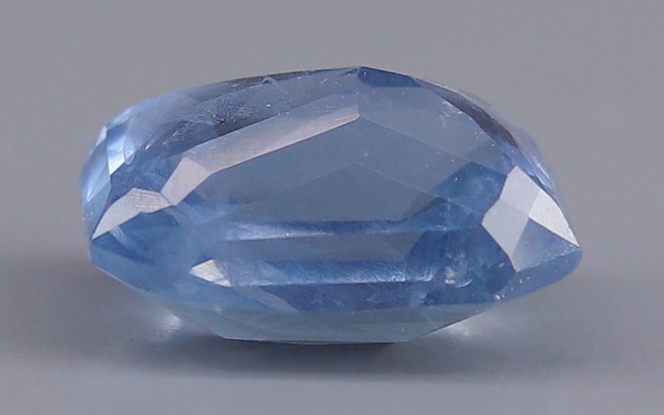 Blue Sapphire - 4.57 Carat