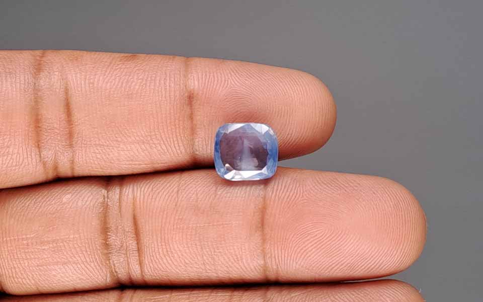 Blue Sapphire - 5.20 Carat