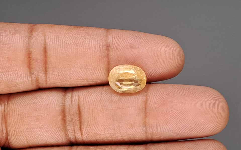 Yellow Sapphire - 5.91 Carat