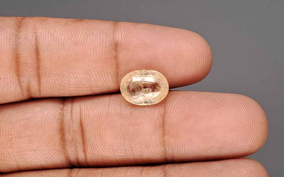 Yellow Sapphire - 5.72 Carat