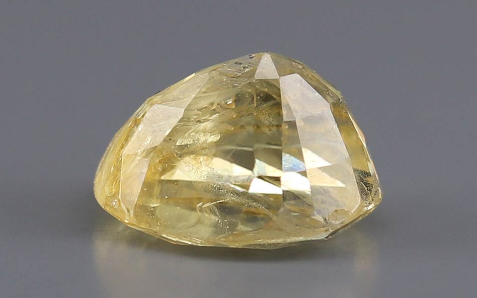 Yellow Sapphire - 5.09 Carat
