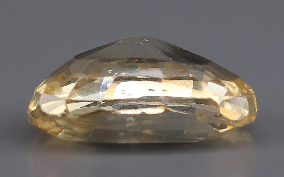 Yellow Sapphire - 5.67 Carat