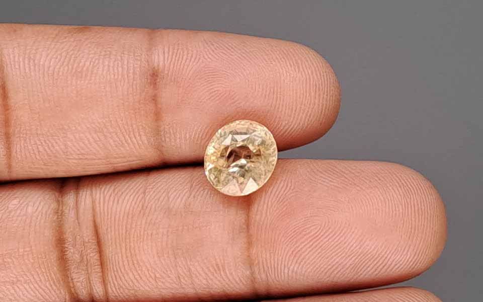 Yellow Sapphire - 4.63 Carat