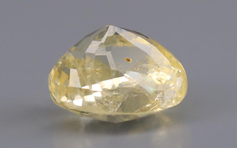 Yellow Sapphire - 4.63 Carat