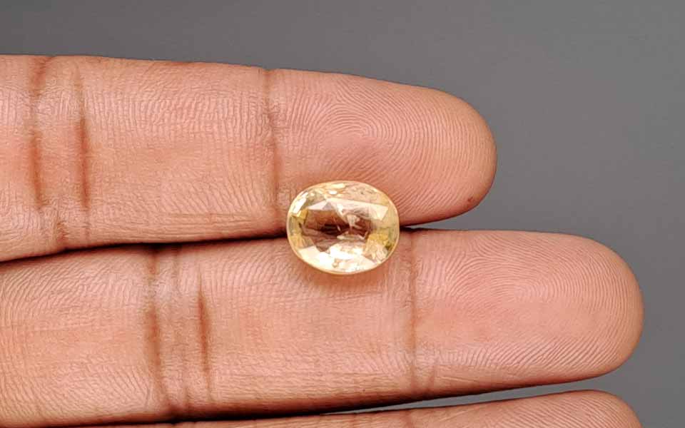 Yellow Sapphire - 7.30 Carat