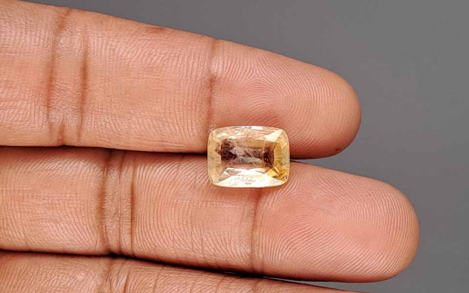Yellow Sapphire - 7.02 Carat