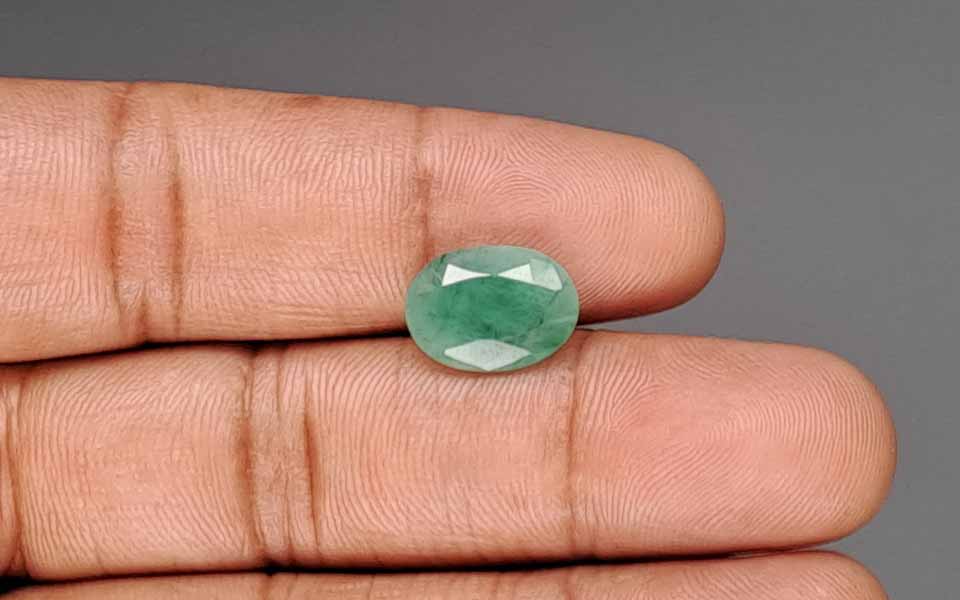 Emerald - 3.89 Carat