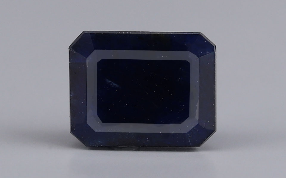 Blue Sapphire - 4.57 Carat