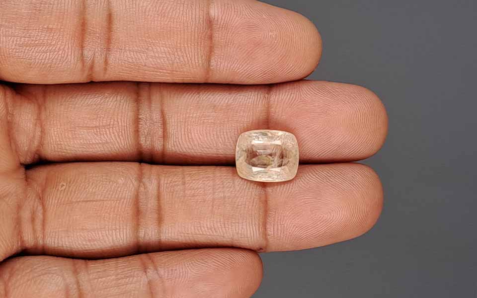 Yellow Sapphire - 7.33 Carat