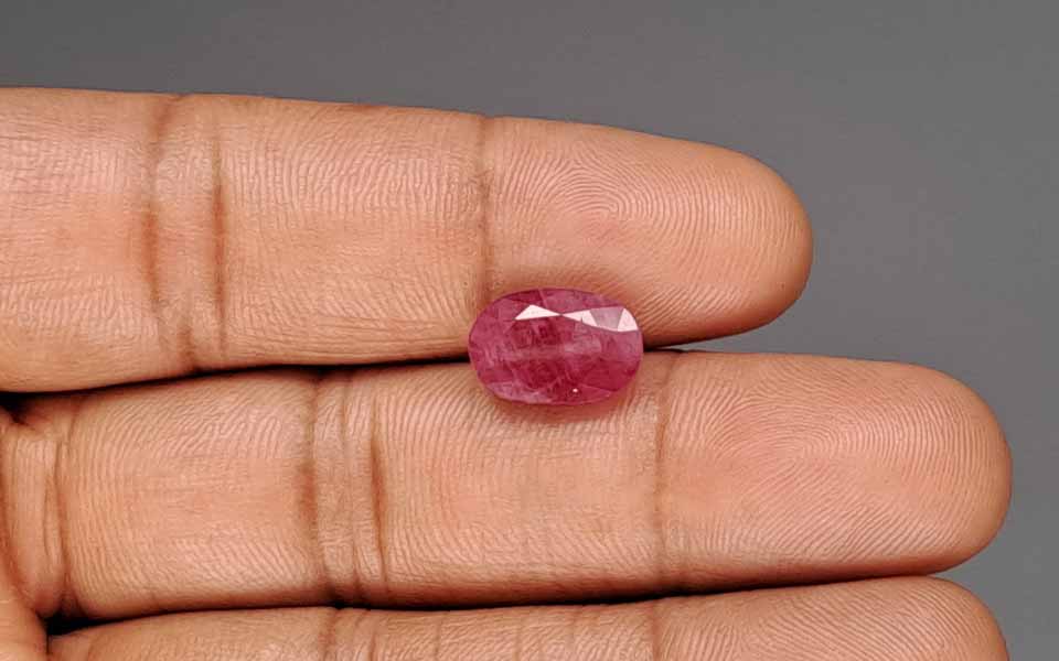 Ruby - 5.57 Carat
