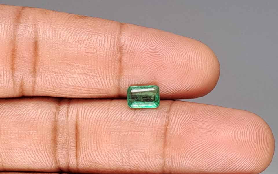 Emerald - 0.96 Carat