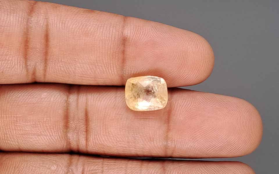 Yellow Sapphire - 5.55 Carat