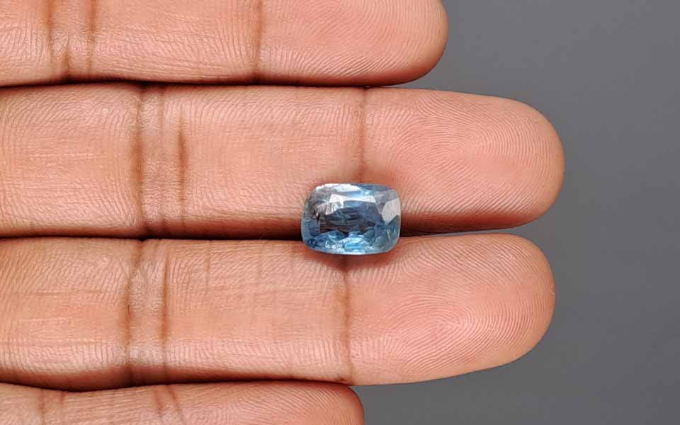 Blue Sapphire - 5.71 Carat