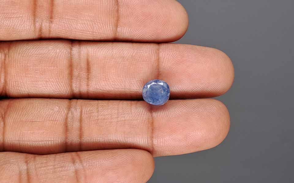 Blue Sapphire - 4.17 Carat