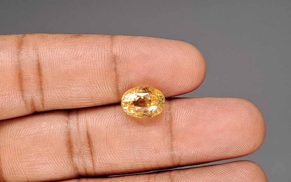 Yellow Sapphire - 6.16 Carat
