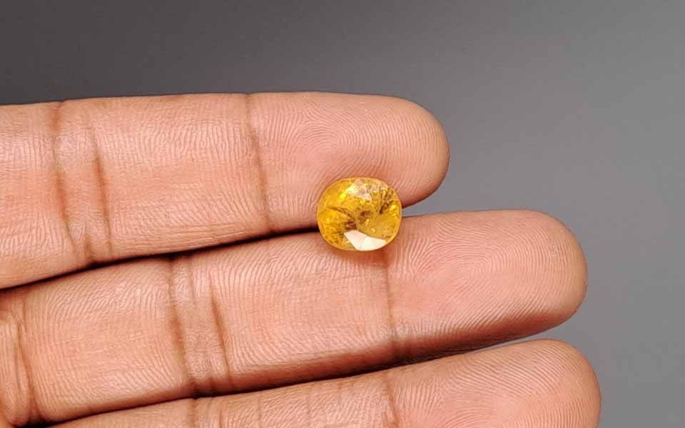 Yellow Sapphire - 6.10 Carat
