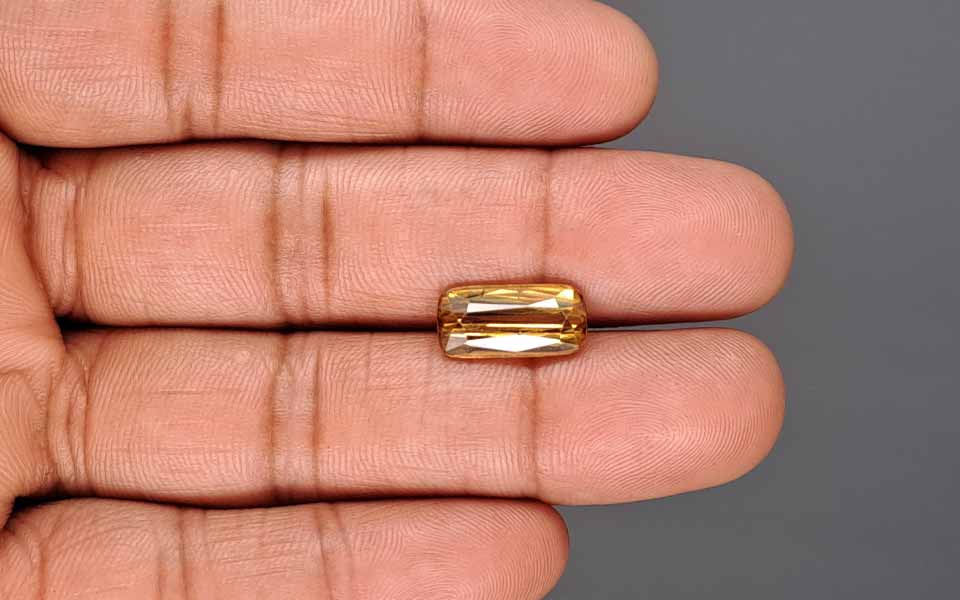Yellow Zircon - 6.84 Carat