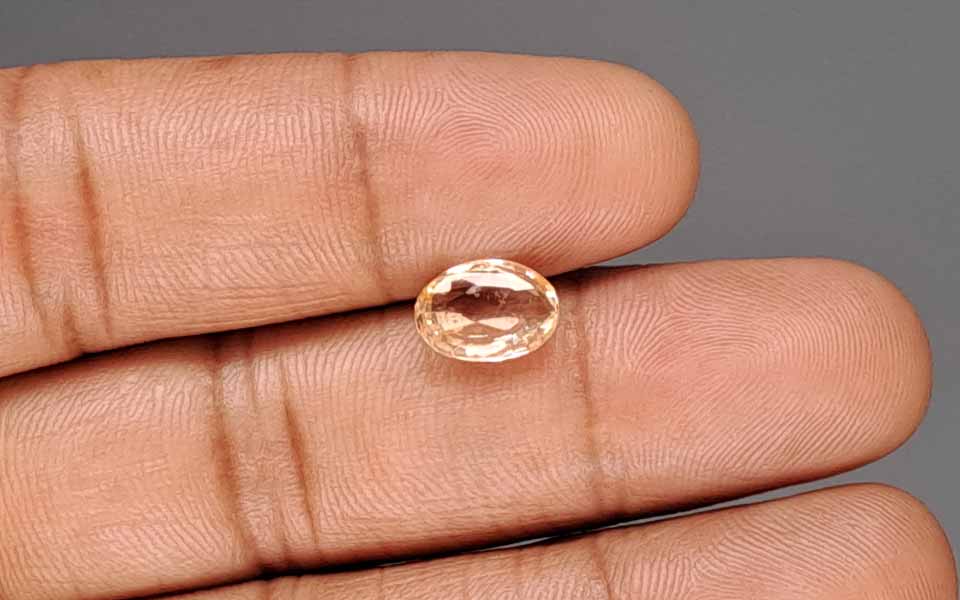 Yellow Sapphire - 3.26 Carat