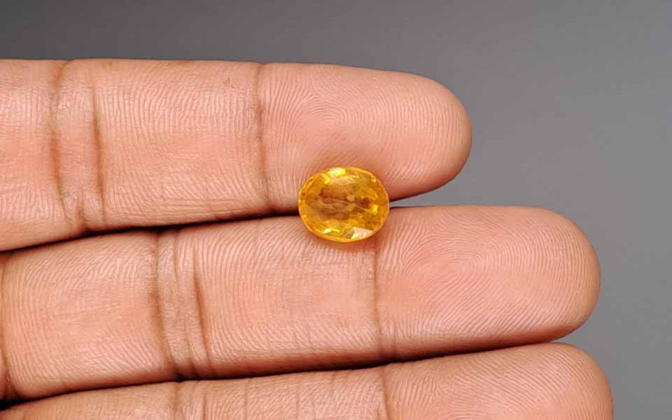 Yellow Sapphire - 4.50 Carat