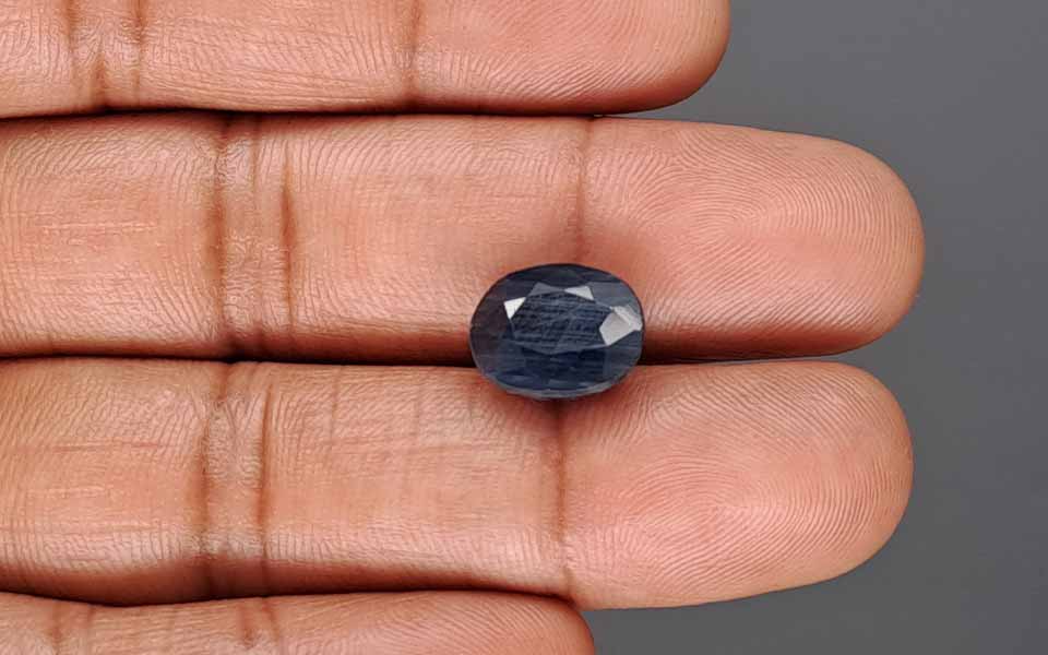 Blue Sapphire - 8.26 Carat