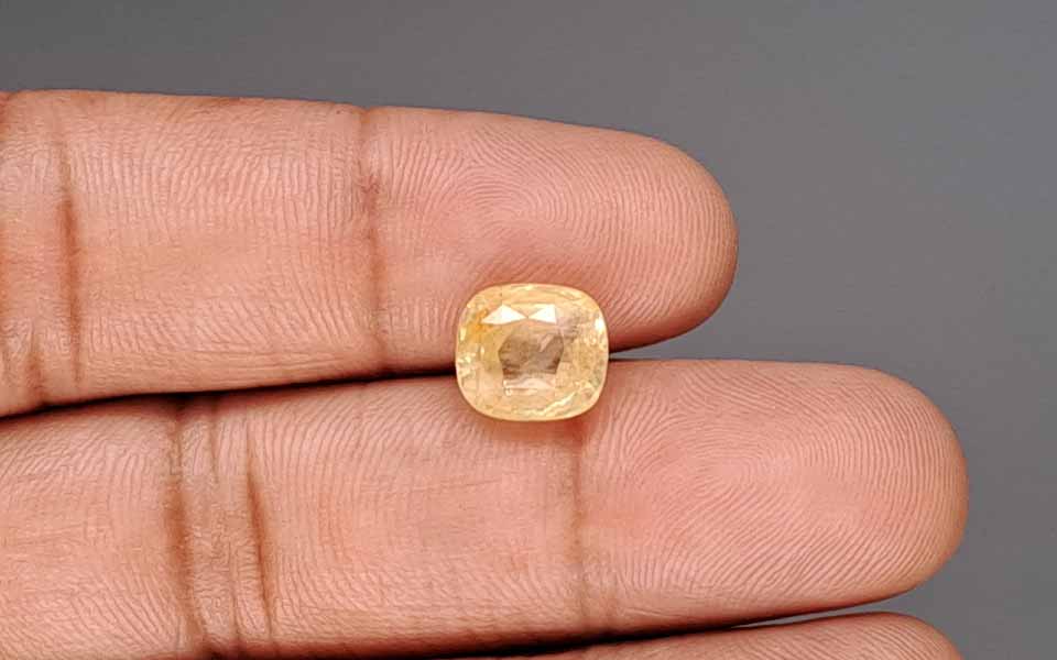 Yellow Sapphire - 5.07 Carat
