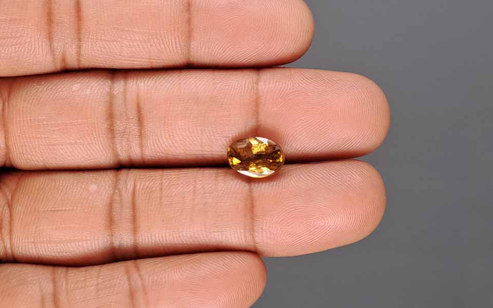 Yellow Zircon - 4.08 Carat