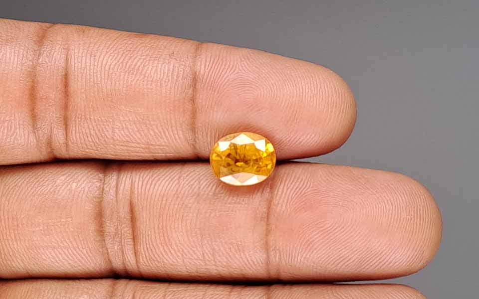 Yellow Sapphire - 3.47 Carat