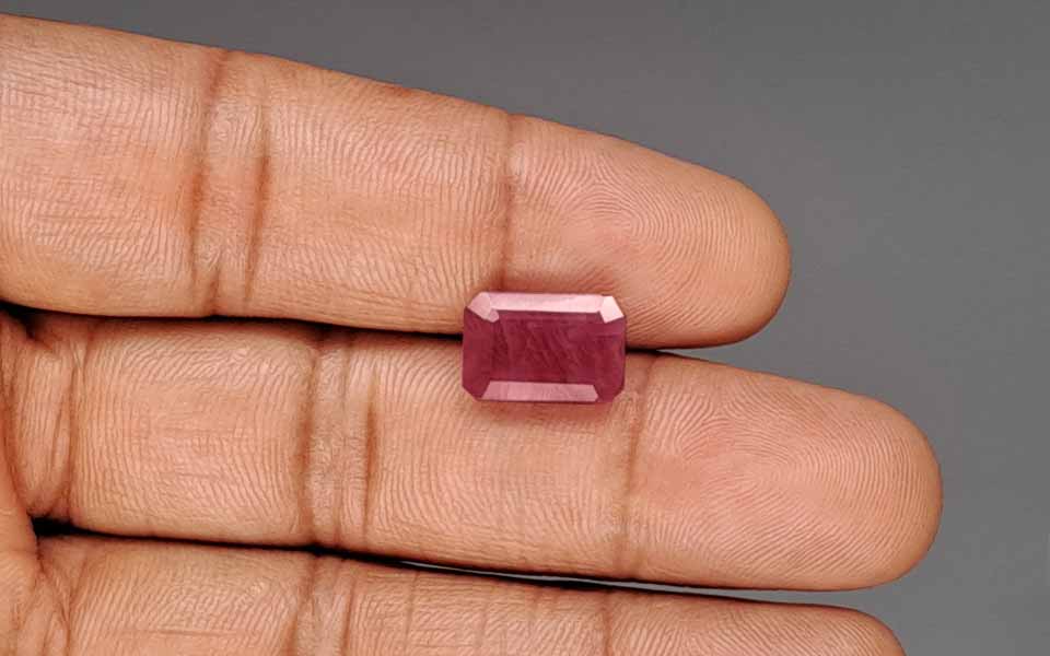 Ruby - 6.88 Carat
