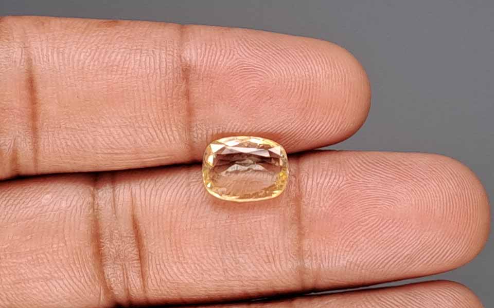 Yellow Sapphire - 3.62 Carat