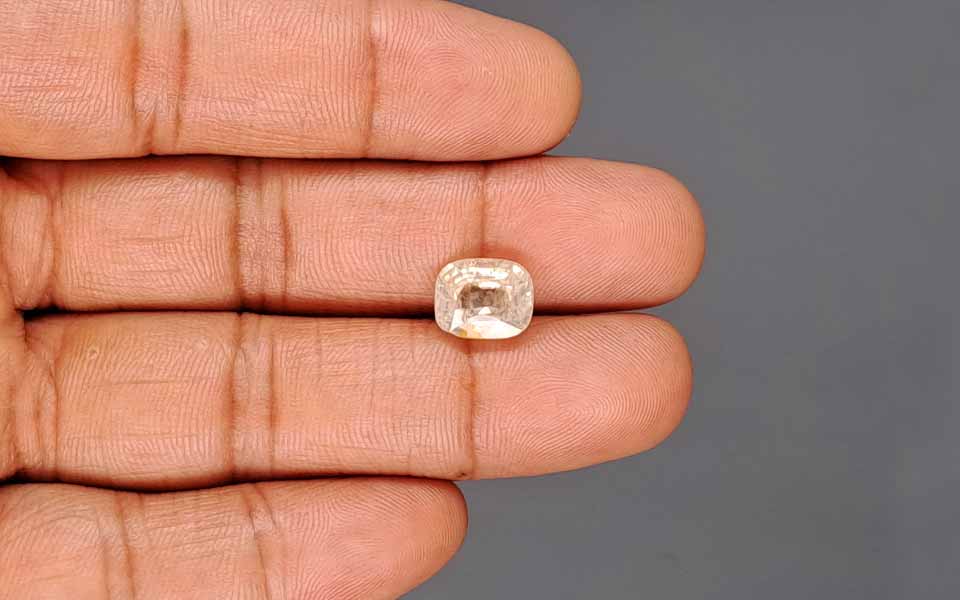 Yellow Sapphire - 5.28 Carat