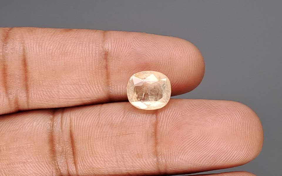 Yellow Sapphire - 5.62 Carat