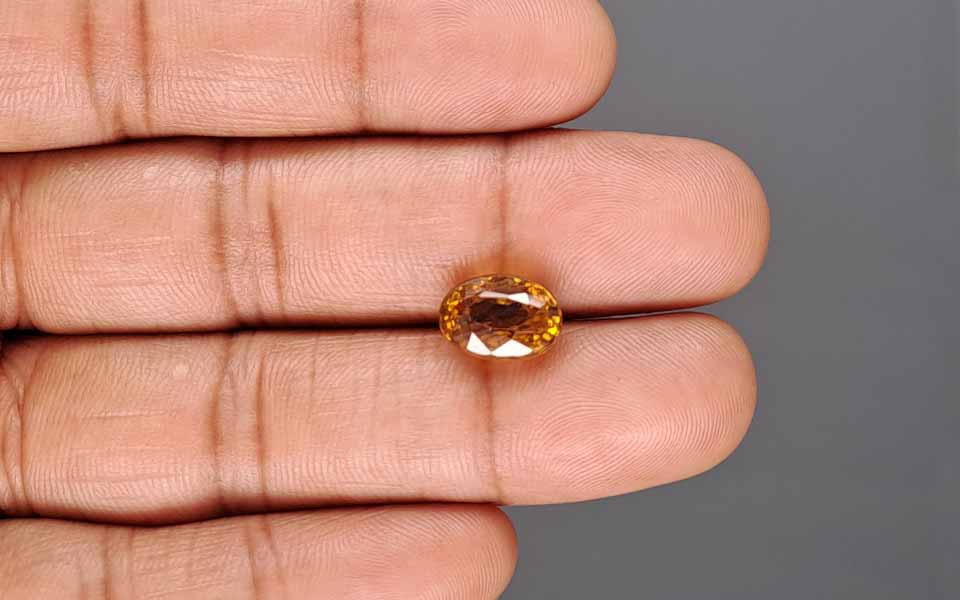 Yellow Zircon - 6.90 Carat