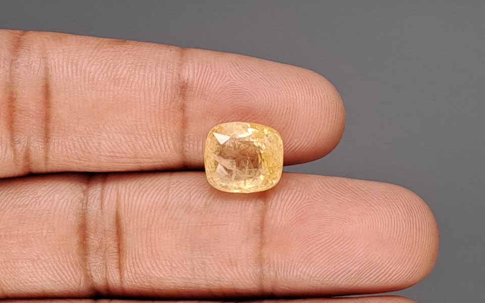 Yellow Sapphire - 7.61 Carat