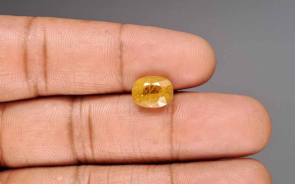 Yellow Sapphire - 4.46 Carat