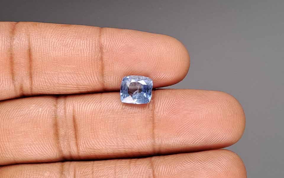 Blue Sapphire - 2.98 Carat