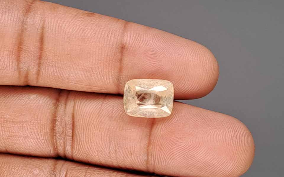 Yellow Sapphire - 7.38 Carat