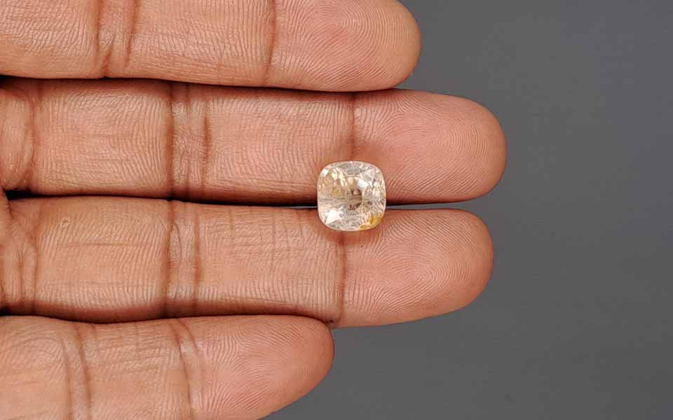 Yellow Sapphire - 7.95 Carat