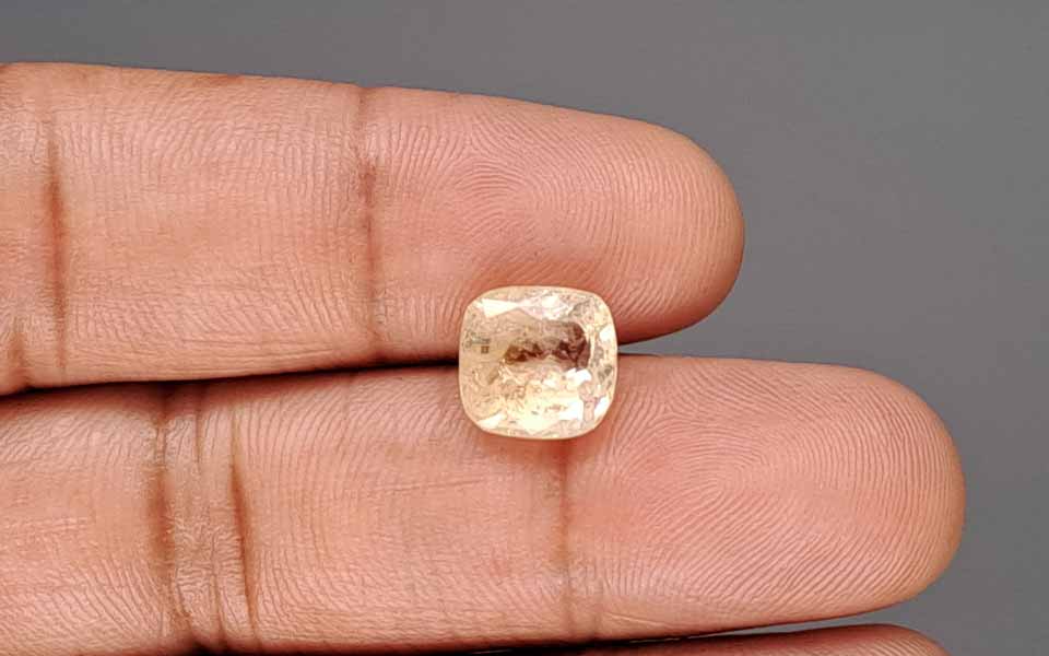 Yellow Sapphire - 5.37 Carat