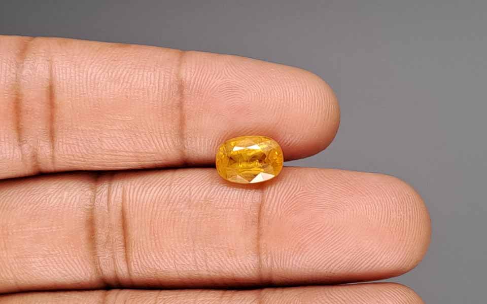 Yellow Sapphire - 3.65 Carat
