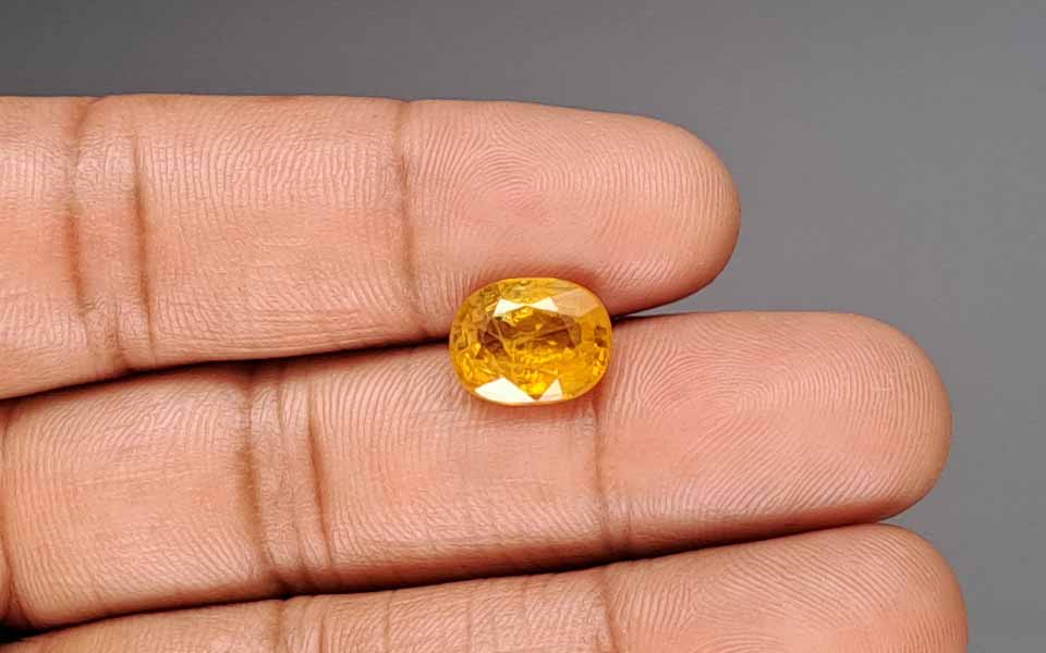 Yellow Sapphire - 5.23 Carat